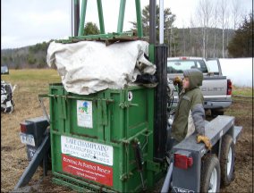 Compacting a plastics baler